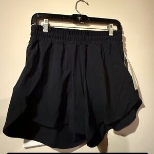 lululemon athletica Women's Midnight Black Athletic Shorts- MR 5 inch / lined